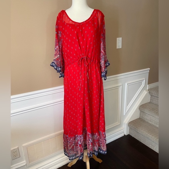 Beautiful Red Dress - Picture 1 of 16